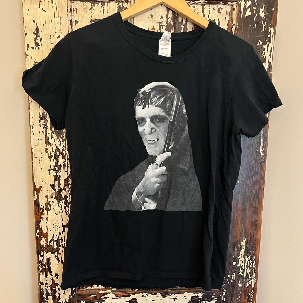 Dark Shadows Barnabus Collins men’s/unisex T-shirt. Size XL. - Picture 1 of 6